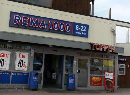 Inngang rett ved siden av Rema 100